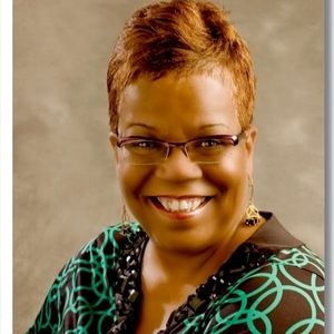 Meet your Posher, Danae